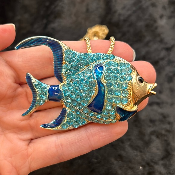Betsey Johnson Blue Stripe Tropical Fish Pendant Necklace - Picture 3 of 7